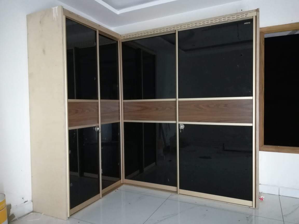 cheapest-low-price-lacquer-glass-wardrobe-designs-in-gurgaon-gurugram-best-lacquer-glass-dealers-manufacturers-in-gurgaon-india